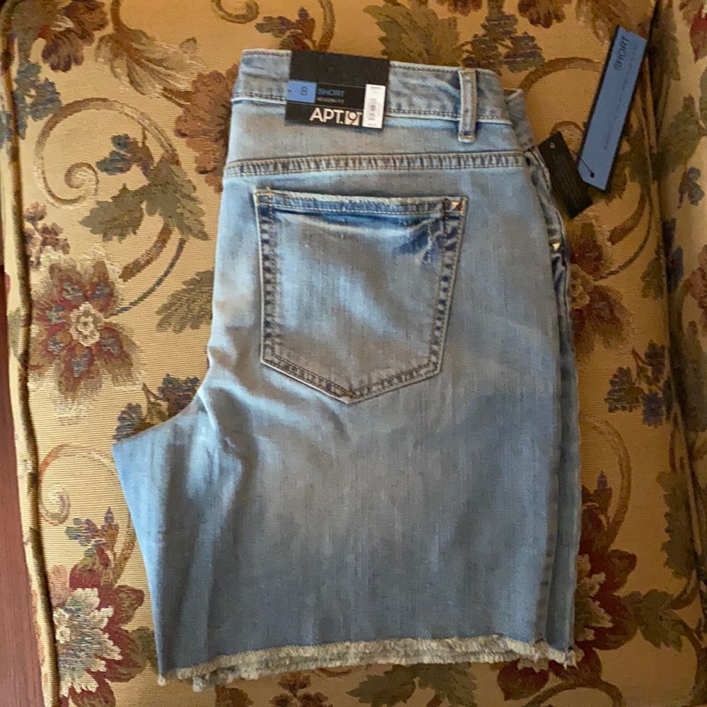 Women’s Apt. 9 Denim Shorts, size 8